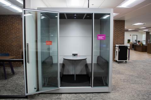 Pod A, Room with table and bench seats